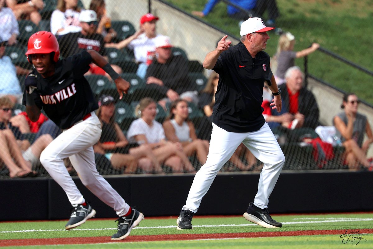 KyleParmley's tweet photo. .@hewitt_baseball caps off an amazing day for @HewittAthletics, winning the program's 2nd state title with a sweep of Auburn last Friday.

Story: https://t.co/41X4zUGHRs https://t.co/jIbamDGmdS