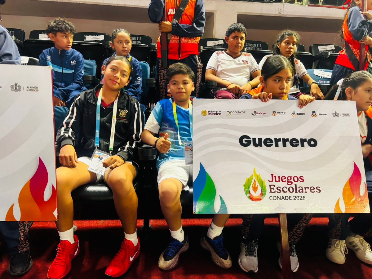 EducGuerrero's tweet photo. 🏅⚽ #SEGInforma | Guerrero presente en los Juegos Deportivos Nacionales Escolares 2026 en Jalisco. Estudiantes de primaria y secundaria compiten en futbol varonil y femenil entre 11 mil atletas de 31 estados. ¡Mucho éxito a nuestra delegación! 💪🏽
#HazDeporte #ElFutbolNosUne https://t.co/hPT5OJ1jaW