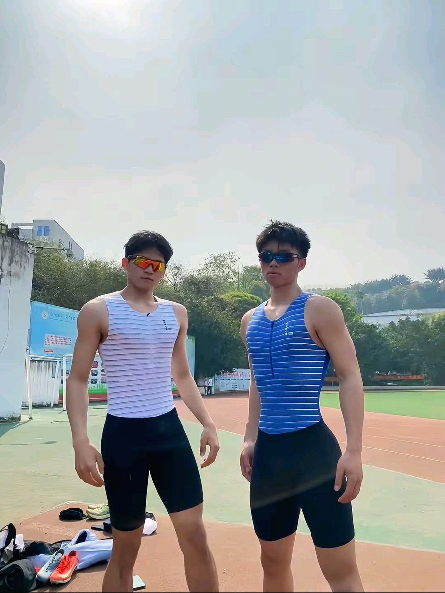 BuZaoshui18's tweet photo. #猛男 #田径体育生 https://t.co/Eu4yHbFYWz