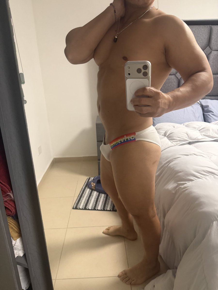 Cesar_mty2's tweet photo. Quiero otros de estos porque #pride https://t.co/36kIJt60jY