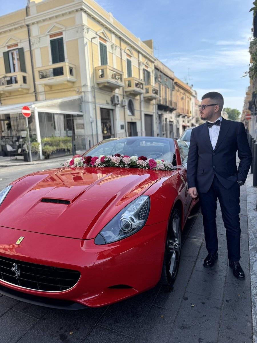 Daddu91's tweet photo. Wedding Day. 👰 🤵 https://t.co/rXf5HafNIq