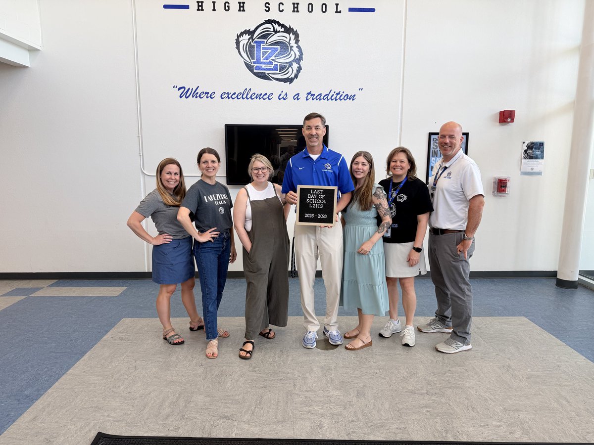 mckenna_serowka's tweet photo. Happy last day of school from the LZHS Division Heads! #WeAreLZ #LZNation @johnwalshD95 @spedteach8 @LZ95curriculum https://t.co/XsrV9IfJ4Y