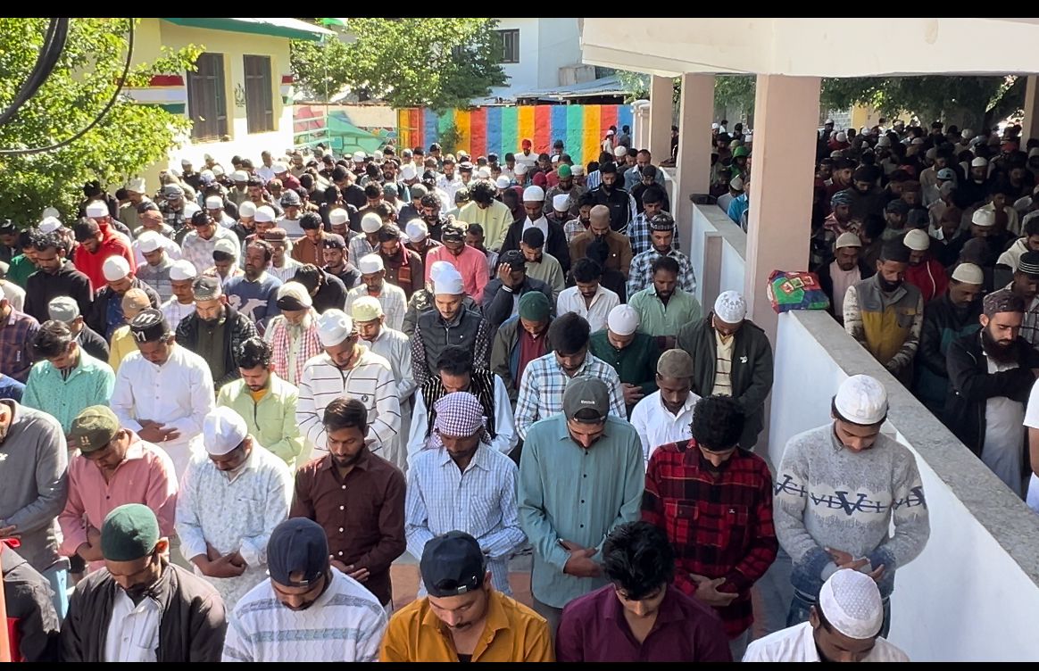 airnewskargil's tweet photo. Eid-ul-Adha celebrated with great religious fervour across Kargil &amp; Drass
Thousands of devotees offered Eid prayers at Eidgahs and mosques, praying for peace, harmony &amp; prosperity
Major congregations were held at Kargil, Eidgah Drass &amp; other mosques across the region #EidUlAdha https://t.co/iGmj9cOnws