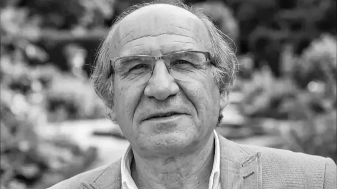 ihdgenelmerkez's tweet photo. Geçmişte İHD Trabzon şube başkanlığımızı da yapan dostumuz Sinan Kutay yaşamını yitirdi.
Sivil toplum ve siyaset alanında uzun yıllar mücadele eden #SinanKutay mücadelesiyle anılacak. https://t.co/XaD9R8uAXo