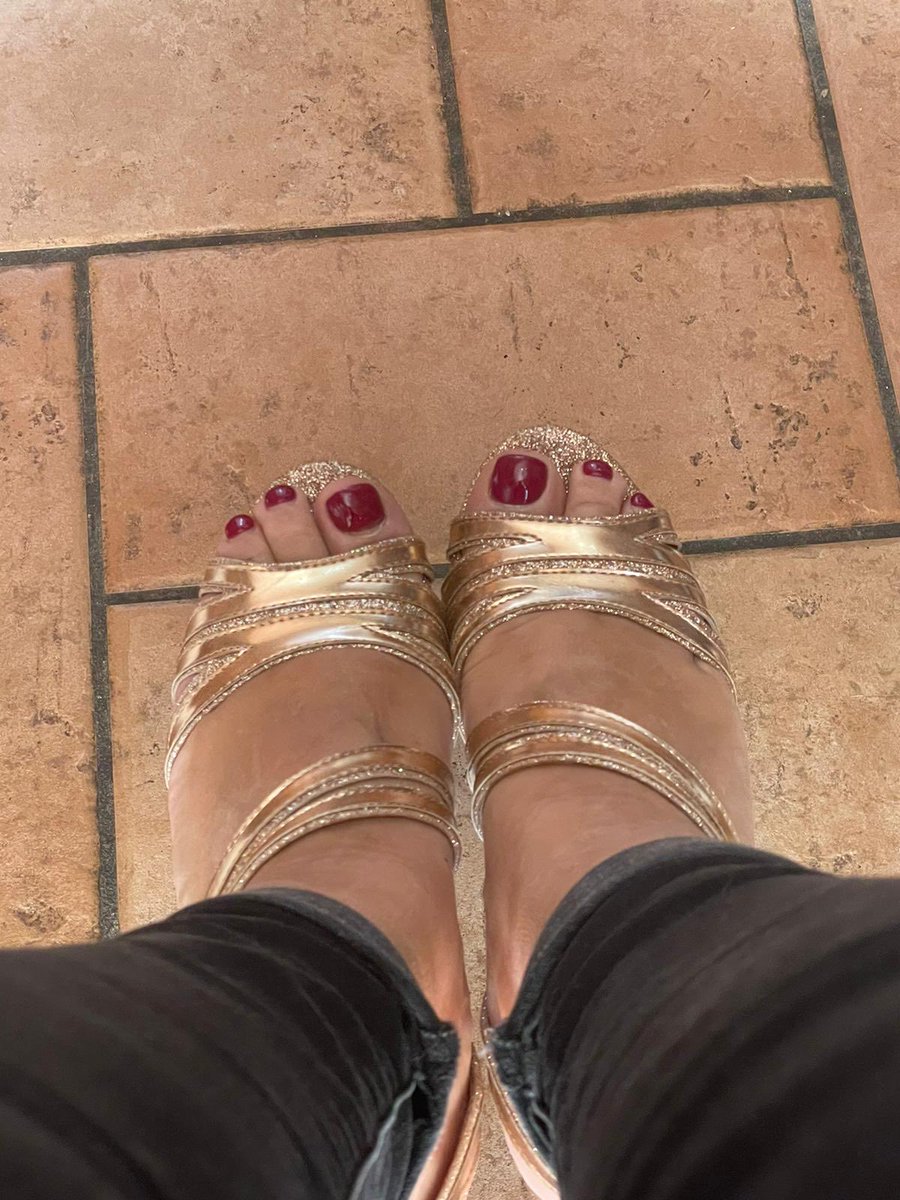 sabrina Foot tweet media