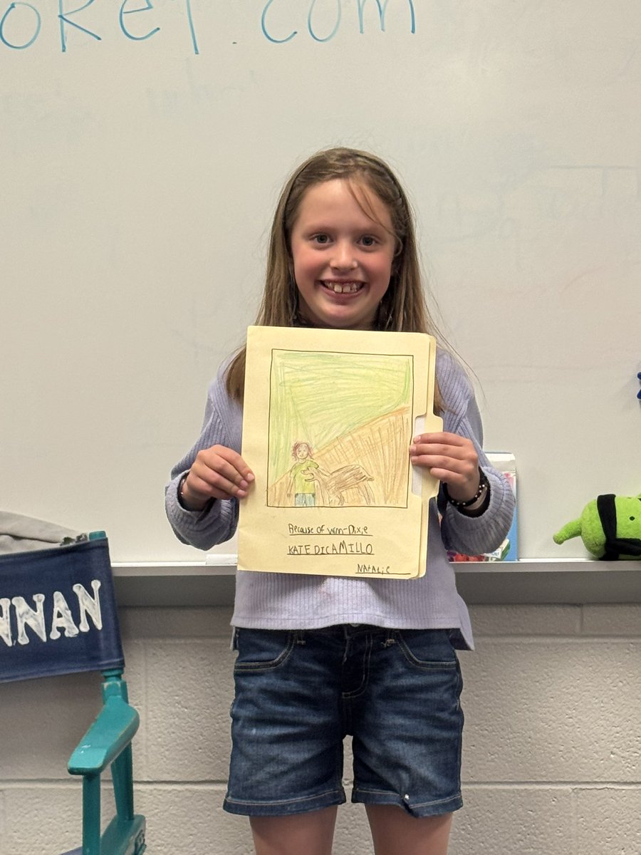 2ndGrDrennan's tweet photo. 📕 Our chapter book reports for the 4th quarter were excellent! I am so proud of these students! ✏️ https://t.co/v4Ib8ktgQF