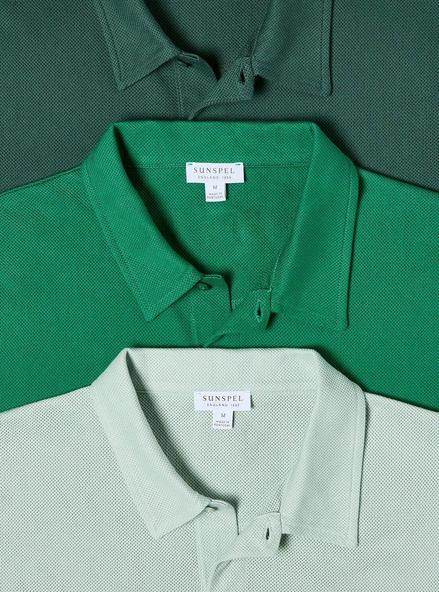 Sunspel's tweet photo. The Riviera Polo Shirt in Green.

From bright olive to deeper forest tones, a new palette for one of British menswear's most enduring styles.

Discover now at https://t.co/gSENxxDQq0 https://t.co/RKyuuwxnBl