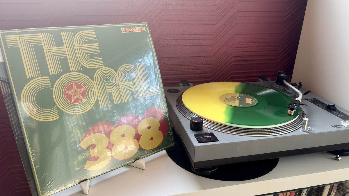 cjenner007's tweet photo. Perfect sounds for this weather. I love @thecoralband but this is all my fav music on one album. Perfection 😎 https://t.co/1d7rfLe3db