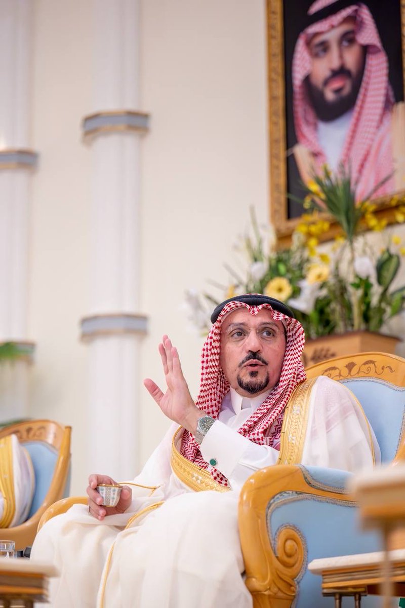 EmarahAlQassim's tweet photo. صور|
سمو #أمير_منطقة_القصيم  بحضور سمو نائبه يستقبل المهنئين بعيد الأضحى المبارك. https://t.co/dnHIo89TAC