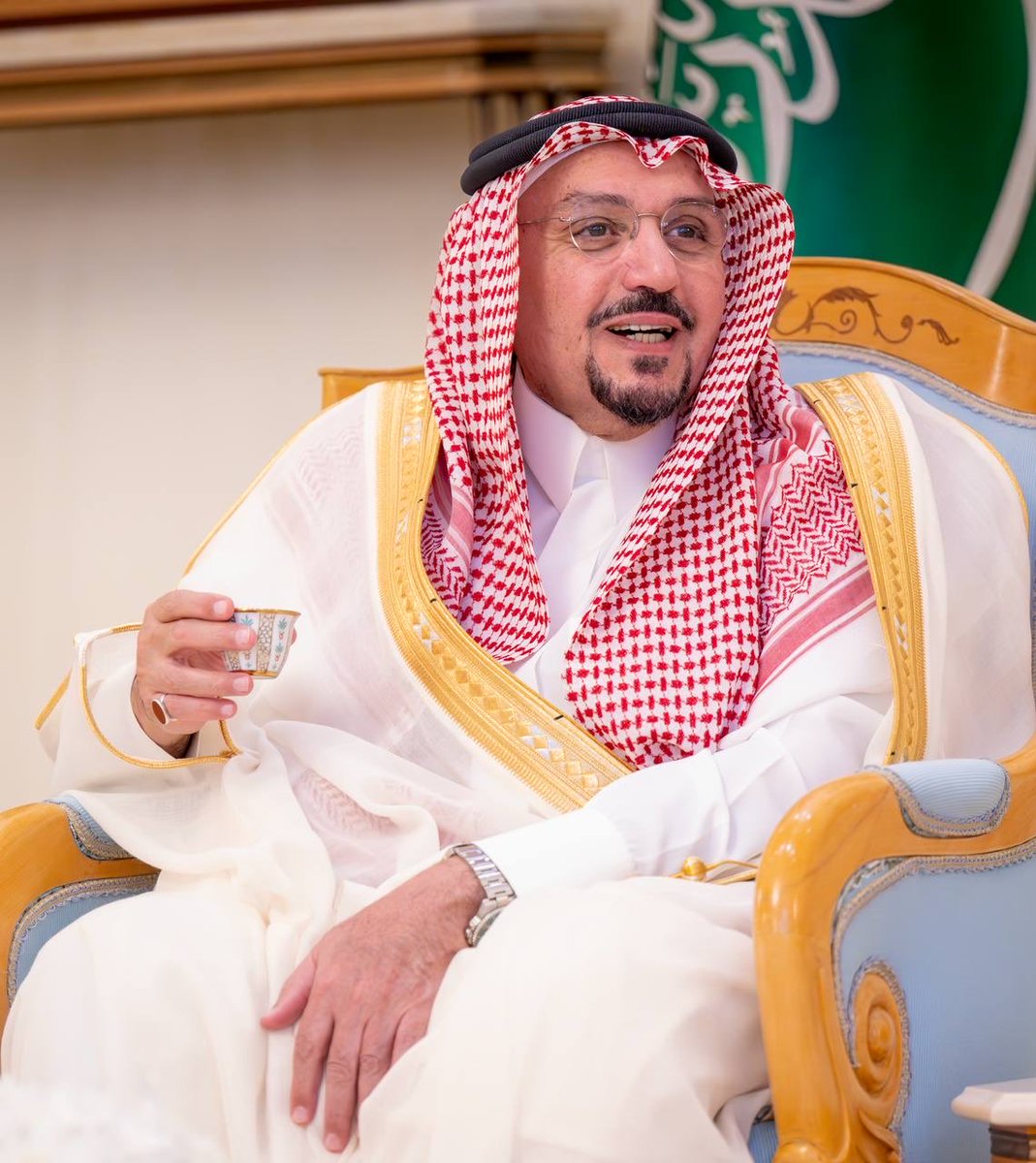 EmarahAlQassim's tweet photo. صور|
سمو #أمير_منطقة_القصيم  بحضور سمو نائبه يستقبل المهنئين بعيد الأضحى المبارك. https://t.co/dnHIo89TAC