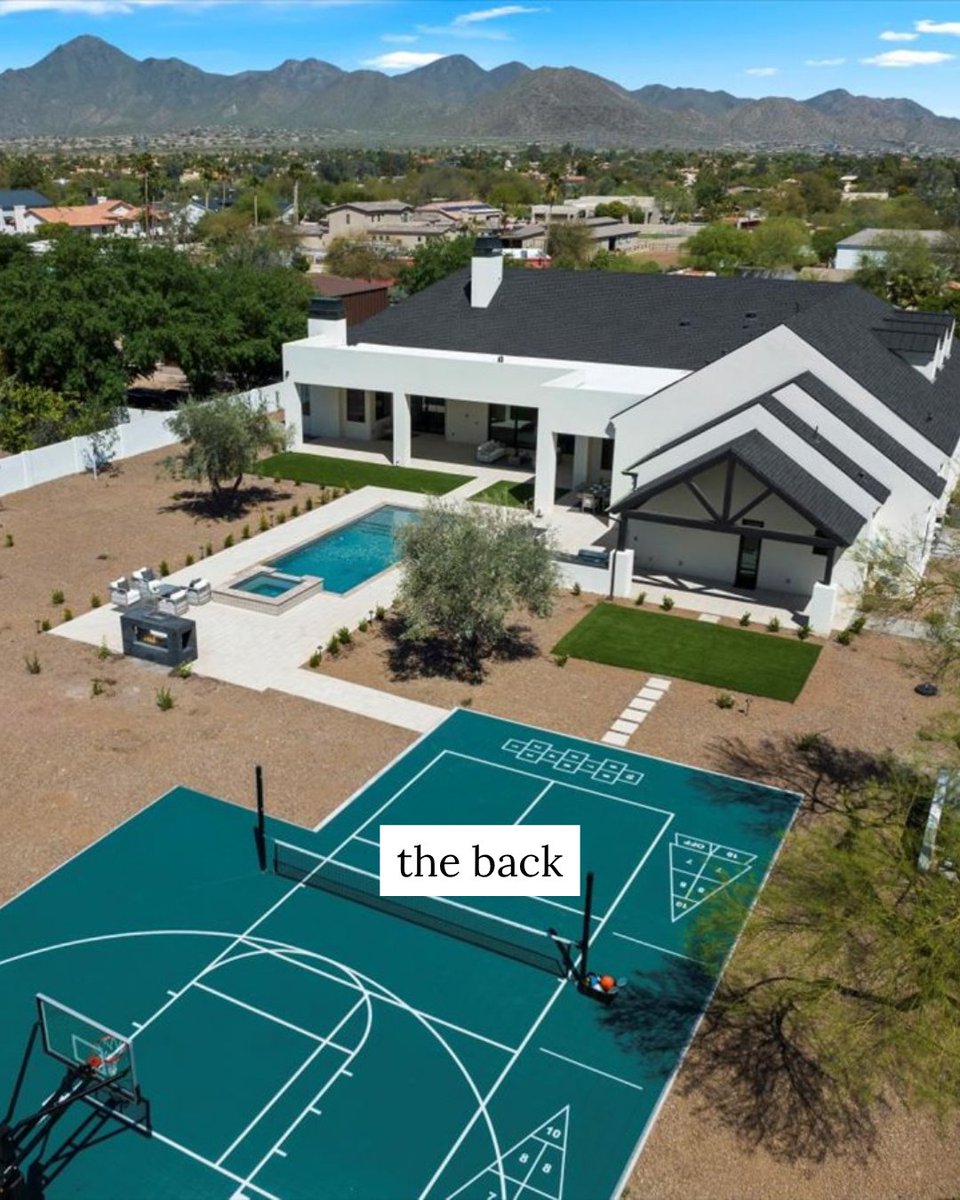 integrity_lux's tweet photo. The front exterior sets the tone with clean lines and a refined look. Then you step into the backyard and it shifts into something more relaxed and livable, built for entertaining.

View the full project: https://t.co/721q084eif 

#LuxuryHomes #CustomHomeDesign https://t.co/E3r84WWj7r