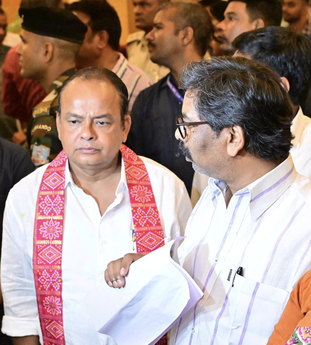 IrfanAnsariMLA's tweet photo. Another historic and revolutionary step towards transforming the healthcare system of Jharkhand.
Under the guidance of the popular Chief Minister Shri @HemantSorenJMM जी, today’s Cabinet approved the opening of 747 “Howrah Medical Stores” across all 24 districts of the state.
Through this landmark initiative, the people of Jharkhand will receive quality medicines, proper medical guidance, and essential drugs free of cost. This decision will provide major relief to lakhs of poor, needy, and rural citizens across the state.
People from every corner of Jharkhand are congratulating Health Minister Irfan Ansari and Chief Minister Hemant Soren for this people-centric and visionary decision.
When you work honestly for the people, criticism from some sections is natural.
But our mission remains clear —
to strengthen healthcare services and ensure better treatment facilities reach every citizen of Jharkhand.
We will continue to serve the people with honesty, dedication, and commitment.
@RahulGandhi @INCIndia @kharge @kcvenugopalmp @KRajuINC @sirivellaprasad @vidyarthee @ShayarImran @INCJharkhand_ @JMMKalpanaSoren