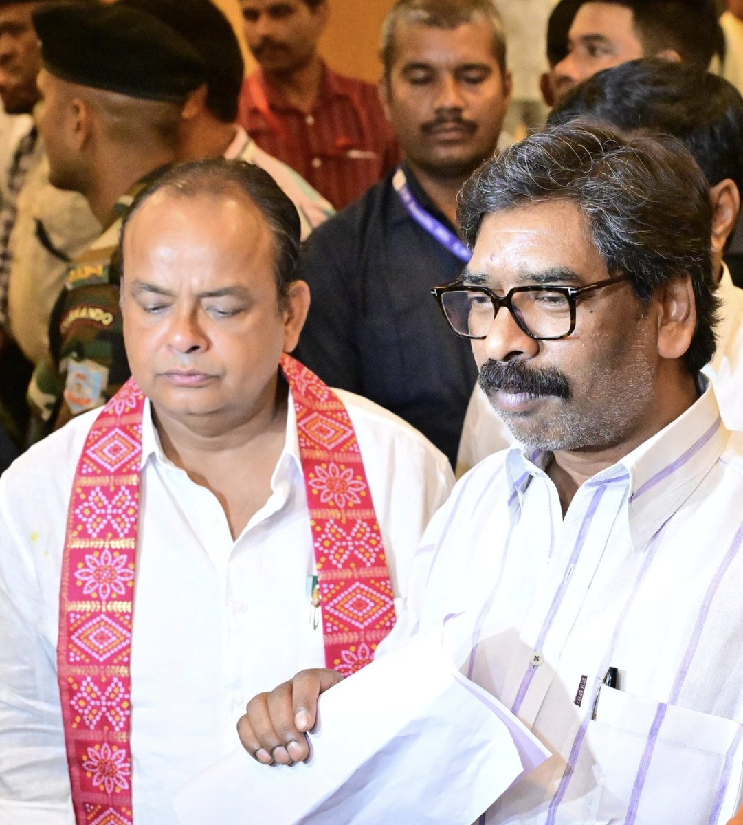 IrfanAnsariMLA's tweet photo. Another historic and revolutionary step towards transforming the healthcare system of Jharkhand.
Under the guidance of the popular Chief Minister Shri @HemantSorenJMM जी, today’s Cabinet approved the opening of 747 “Howrah Medical Stores” across all 24 districts of the state.
Through this landmark initiative, the people of Jharkhand will receive quality medicines, proper medical guidance, and essential drugs free of cost. This decision will provide major relief to lakhs of poor, needy, and rural citizens across the state.
People from every corner of Jharkhand are congratulating Health Minister Irfan Ansari and Chief Minister Hemant Soren for this people-centric and visionary decision.
When you work honestly for the people, criticism from some sections is natural.
But our mission remains clear —
to strengthen healthcare services and ensure better treatment facilities reach every citizen of Jharkhand.
We will continue to serve the people with honesty, dedication, and commitment.
@RahulGandhi @INCIndia @kharge @kcvenugopalmp @KRajuINC @sirivellaprasad @vidyarthee @ShayarImran @INCJharkhand_ @JMMKalpanaSoren