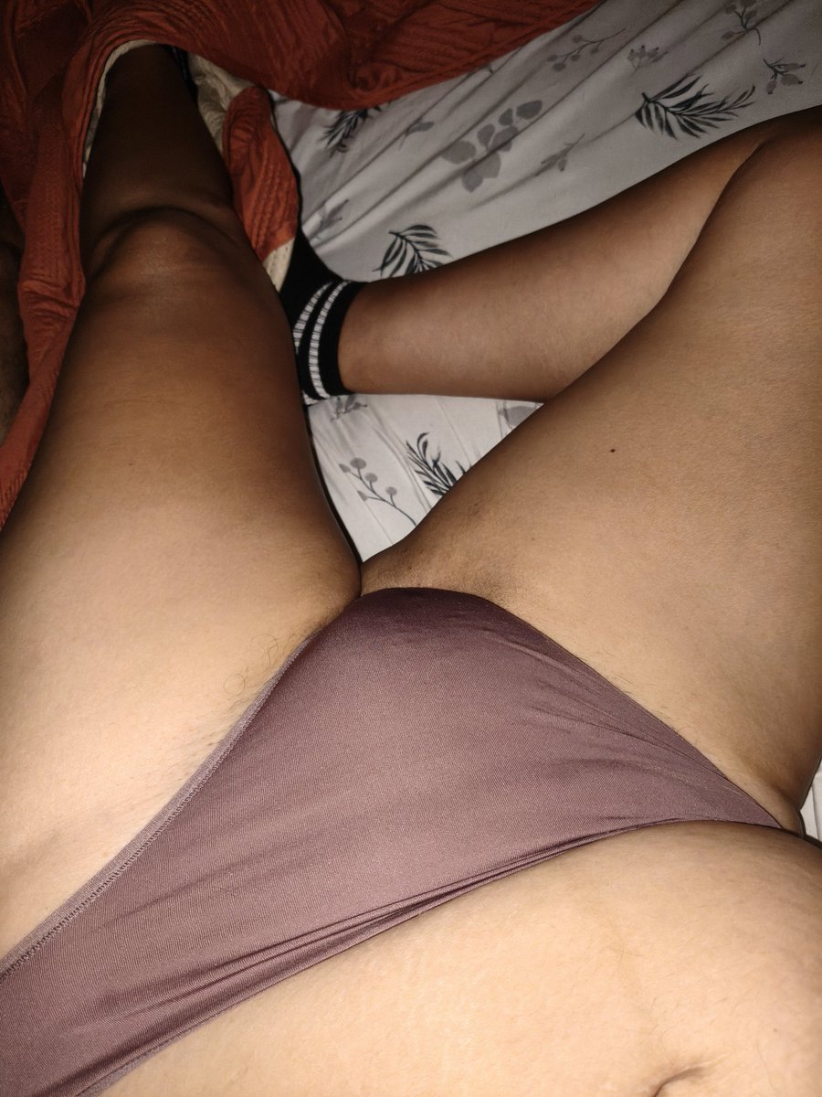 ederduo's tweet photo. Primero empecé a provocar y luego una cosa llevó a la otra hasta que me quité el pantie https://t.co/SCkkMez6ht