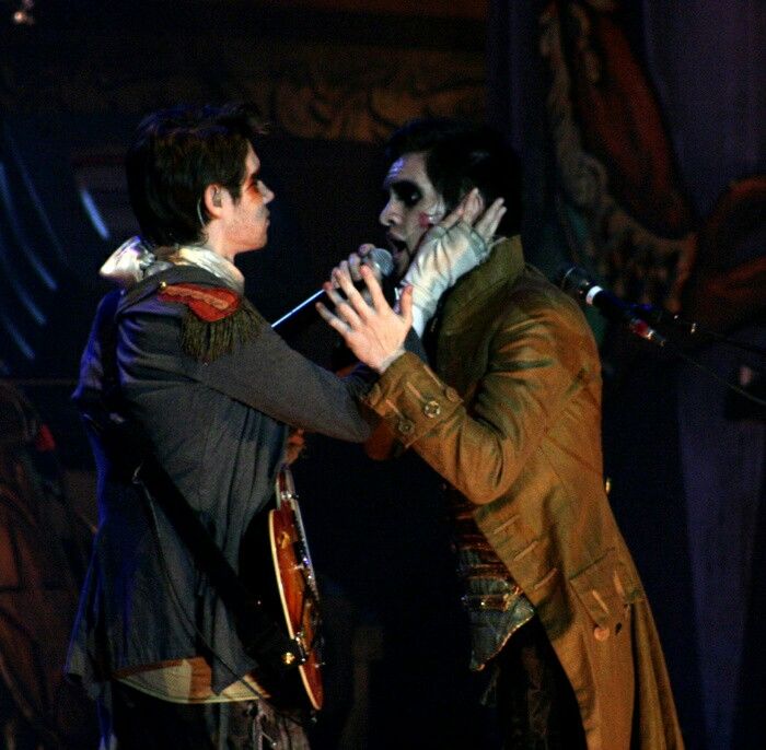 puppyryro's tweet photo. vampire ryan x zombie brendon 👀👀 https://t.co/xMV0dKjTd0