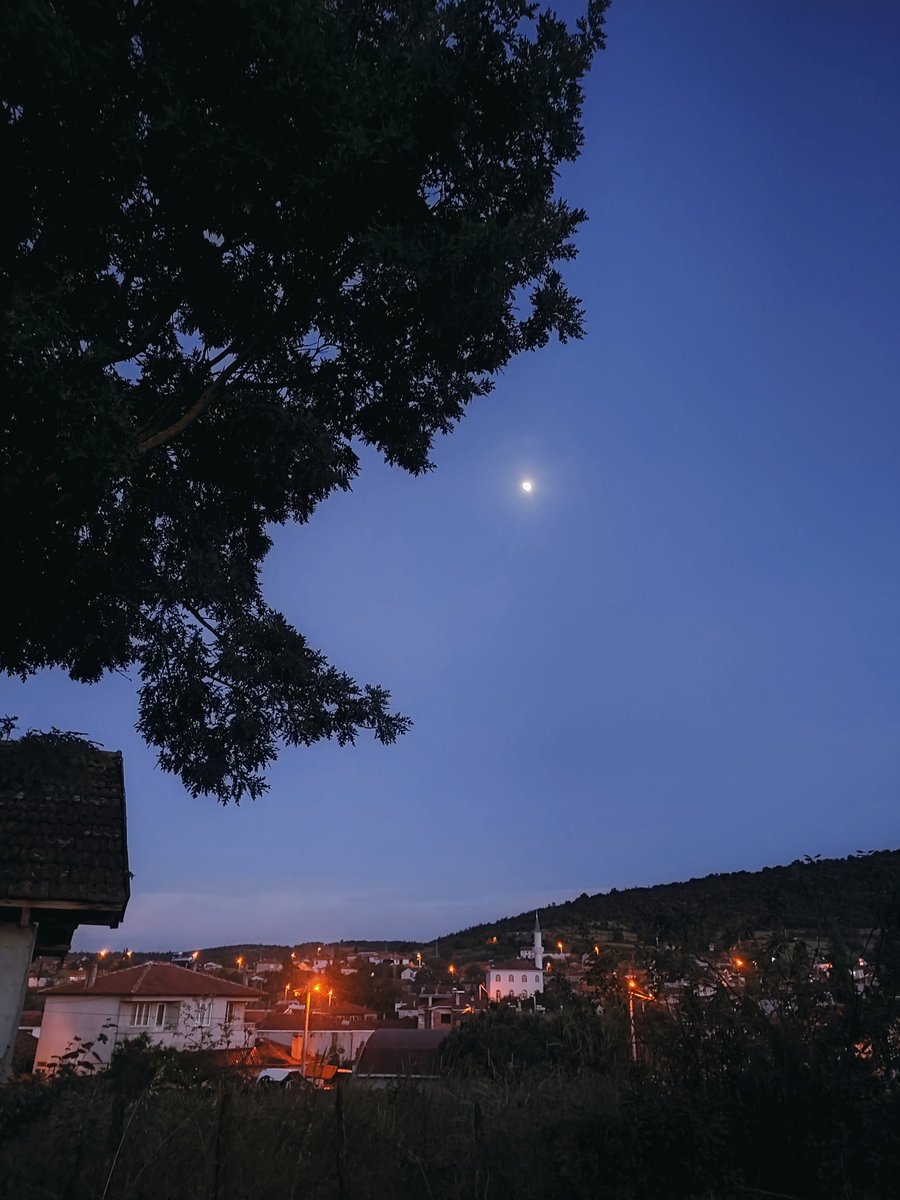 asminveben's tweet photo. Köyde gece... https://t.co/kqQjYLsBsG