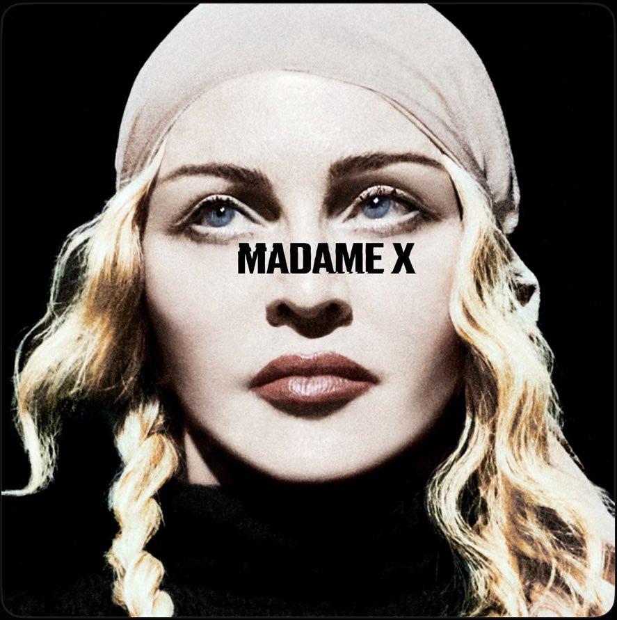 itsreallybruno's tweet photo. Chicos, en los álbumes de Madonna la versión deluxe es la oficial, no la estándar.

La portada deluxe y su tracklist son los más promocionados y son siempre la cara principal del álbum: https://t.co/bwmcMuFWBm