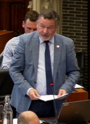 GentVb's tweet photo. Gent blijft belastinggeld pompen in illegaliteit. Het Vlaams Belang zegt: stop met financieren, start met terugkeer naar het land van herkomst.💪
@johandeckmyn https://t.co/o8K9KdabRx