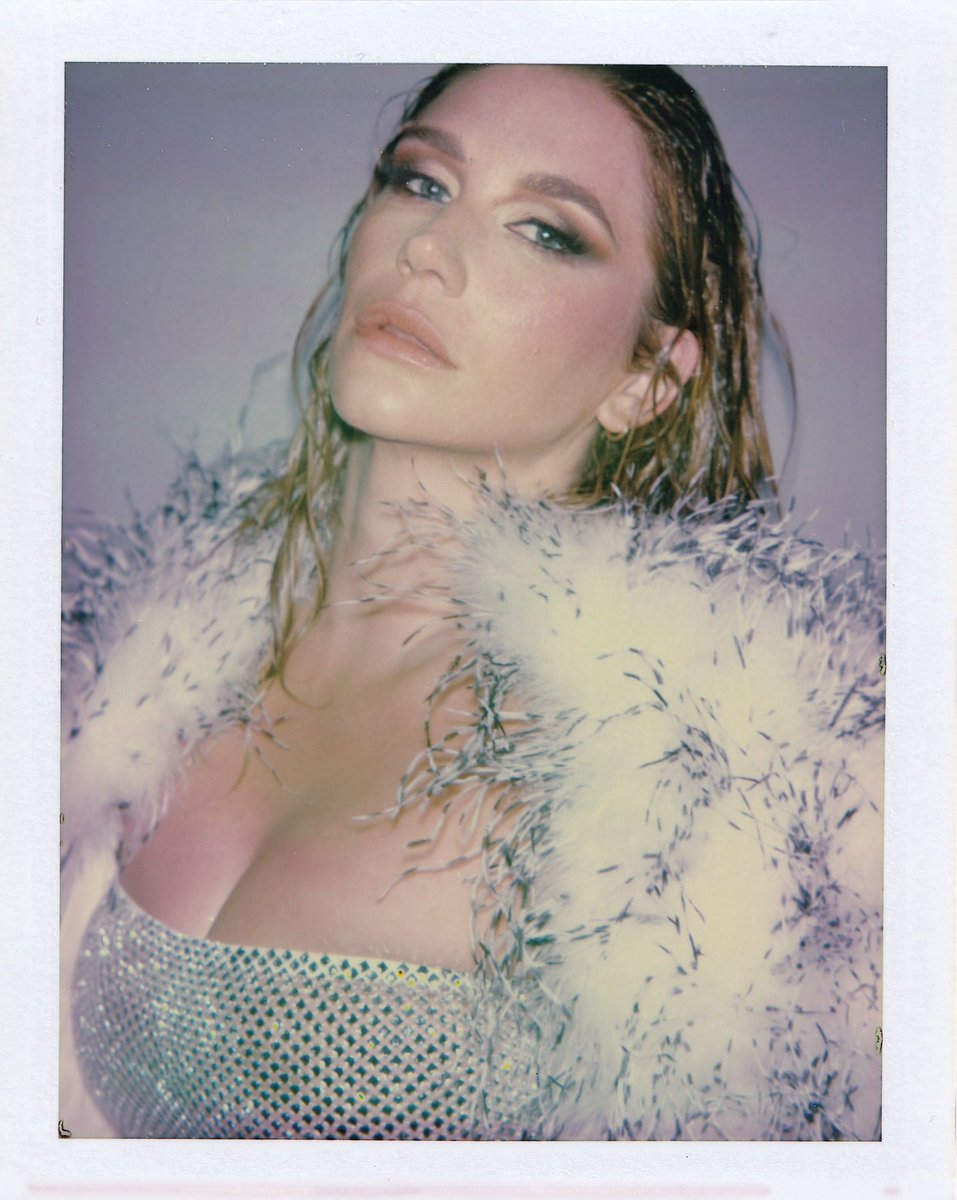 kesha tweet media