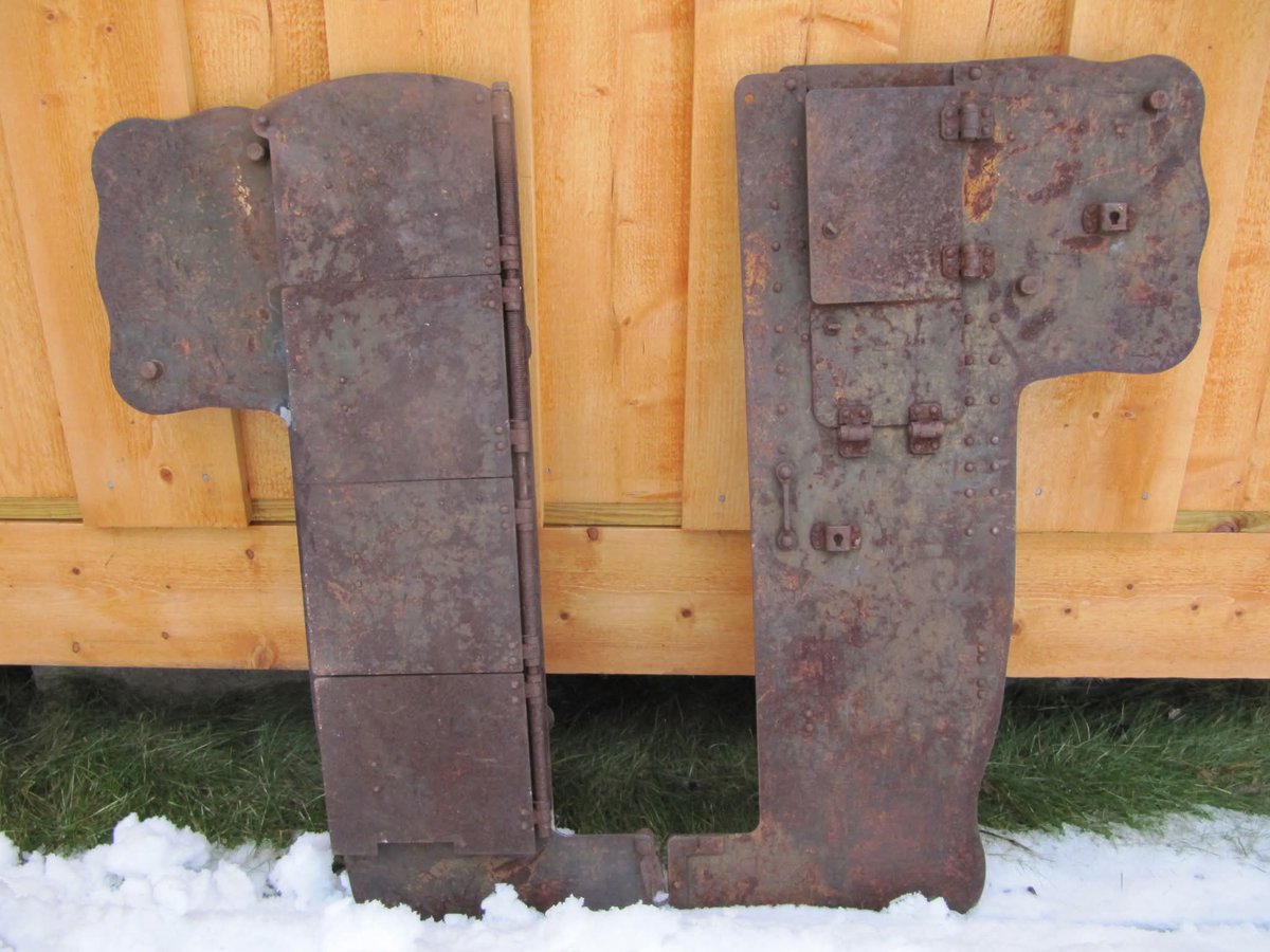 OrchardSimon's tweet photo. @hw97karbine Here's the gun shield of one i found years ago. It was abandoned by the 6 Geb.Div near the Finnish border with Norway in April 45. I had to carry it 10Km back to the road. https://t.co/6YxIcjQ4lo