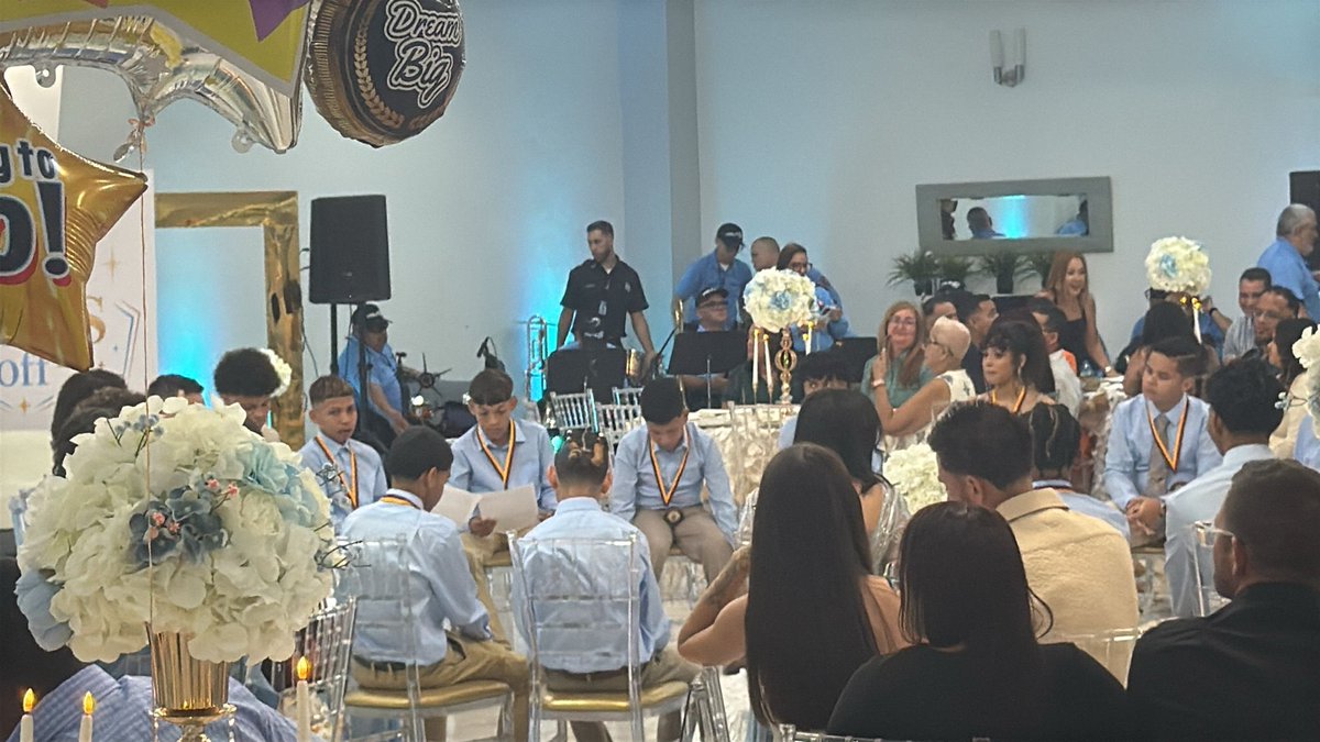 SolHiggins35pr's tweet photo. HOY | Personal de mi oficina participa de los actos de transición del 8vo grado Clase FÉNIX 2026 de la Escuela Montessori Lutgarda Rivera Reyes.

Felicitamos a los estudiantes por este importante logro. Que Dios los bendiga. https://t.co/8ujA4gpCLe