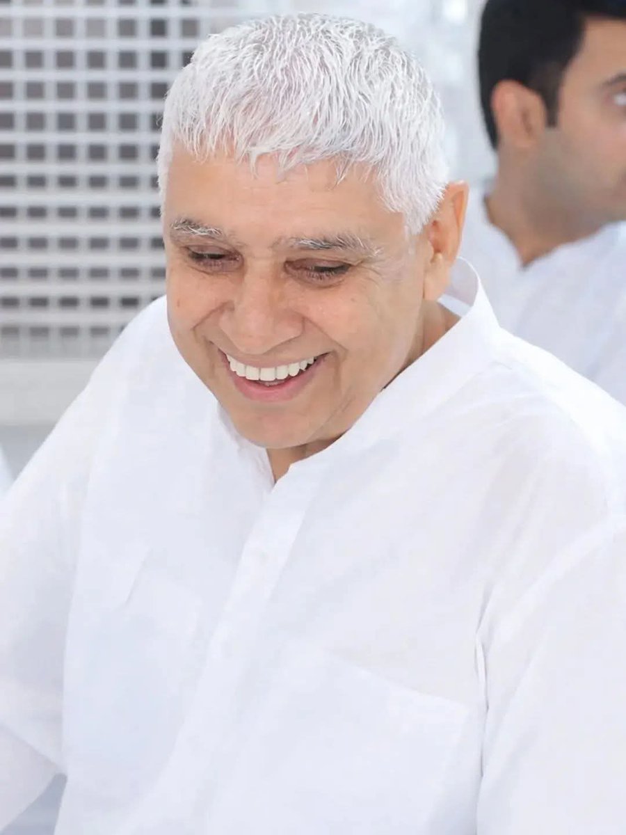 Kabir_Path01's tweet photo. कितने ऊँचे भाग्य हमारे ऐसा सतगुरु पाया है।
 जलती हुई इस दुनिया में, मिली ये शीतल छाया है।🙏🙏😭 https://t.co/DPwETFmyI9