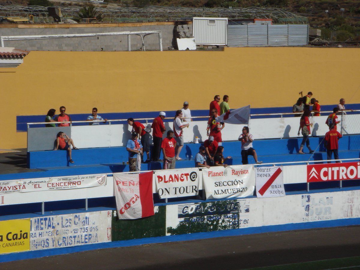 ArmadaSur92's tweet photo. Raqui San Isidro vs Rayo Vallecano segunda b 2006 https://t.co/UDHOgro9Fu