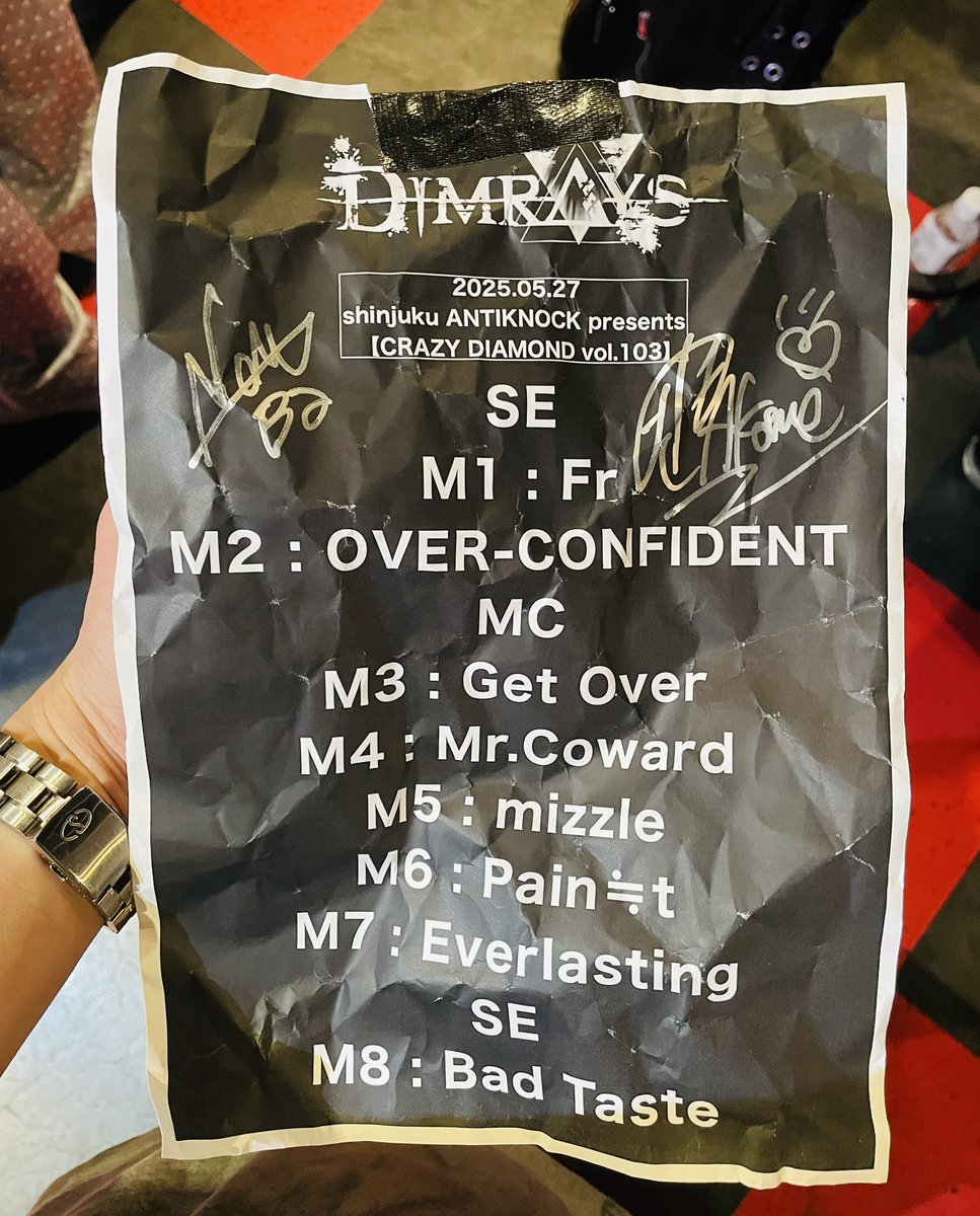 PMooffji9H9PeJE's tweet photo. #Dimrays

Dimrays茜ちゃんによる
"ありがたい御言葉に"ホール内一気に和む😆🤣

煽りも凄く曲もかっこいい
それでいてMCで笑わせてくる
Dimrays最高🙌 https://t.co/s8ZcsQyXM4