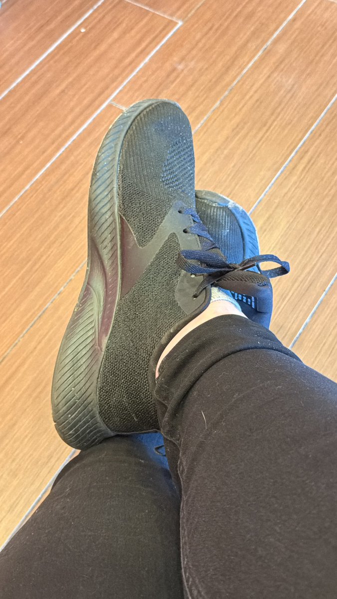 BarelySoles tweet media
