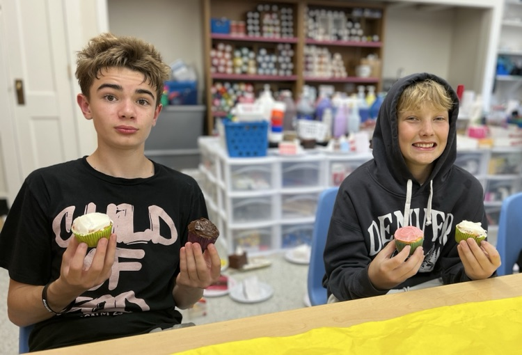FredonFox's tweet photo. 6th grade pinwheel students presented their cupcake business proposal and their yummy prototypes! 🧁 https://t.co/7VlR3l94kU