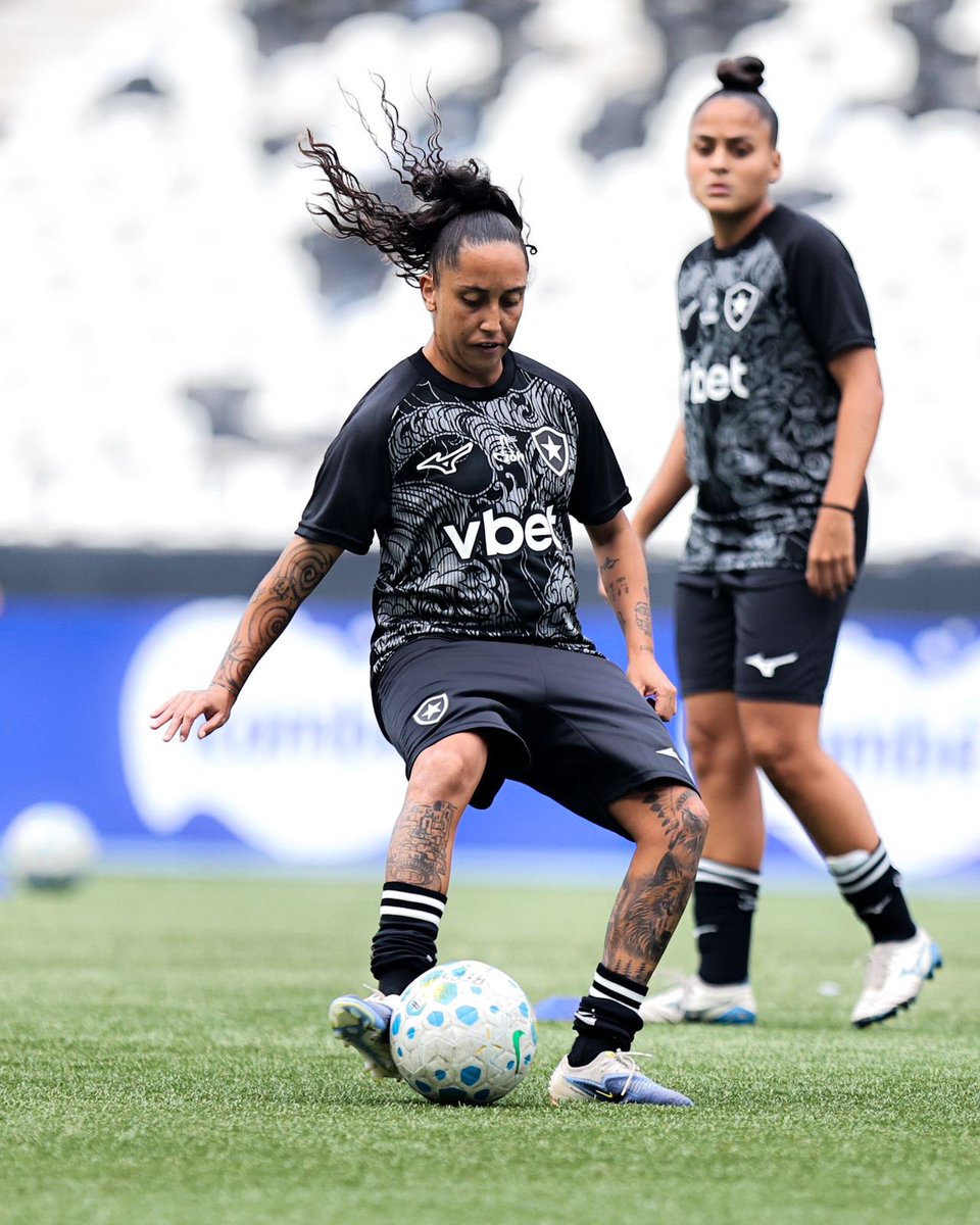 BotafogoFem's tweet photo. PRA CIMA, FOGÃO! 💪🔥

📸 Arthur Barreto / BFR https://t.co/zjAf8do934