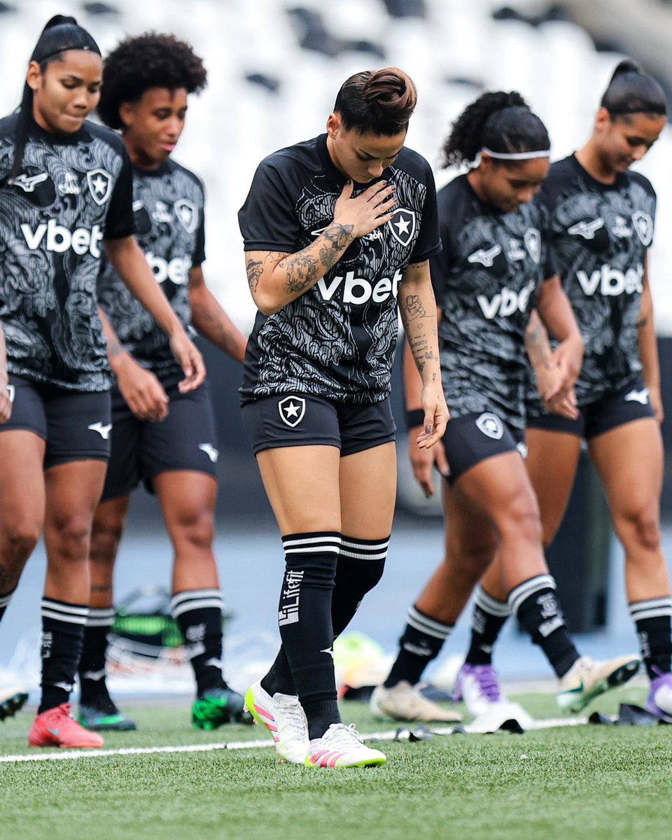 BotafogoFem's tweet photo. PRA CIMA, FOGÃO! 💪🔥

📸 Arthur Barreto / BFR https://t.co/zjAf8do934
