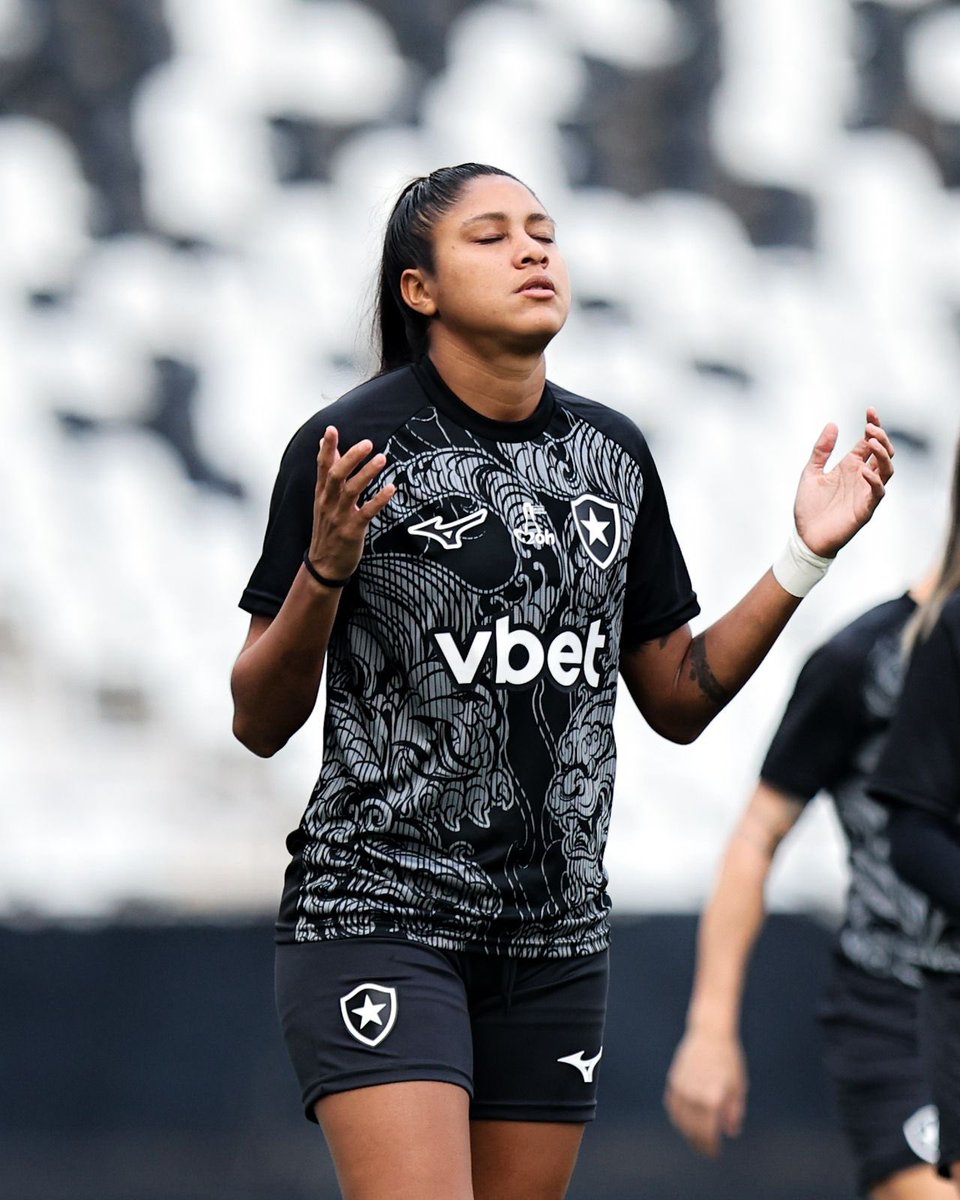 BotafogoFem's tweet photo. PRA CIMA, FOGÃO! 💪🔥

📸 Arthur Barreto / BFR https://t.co/zjAf8do934