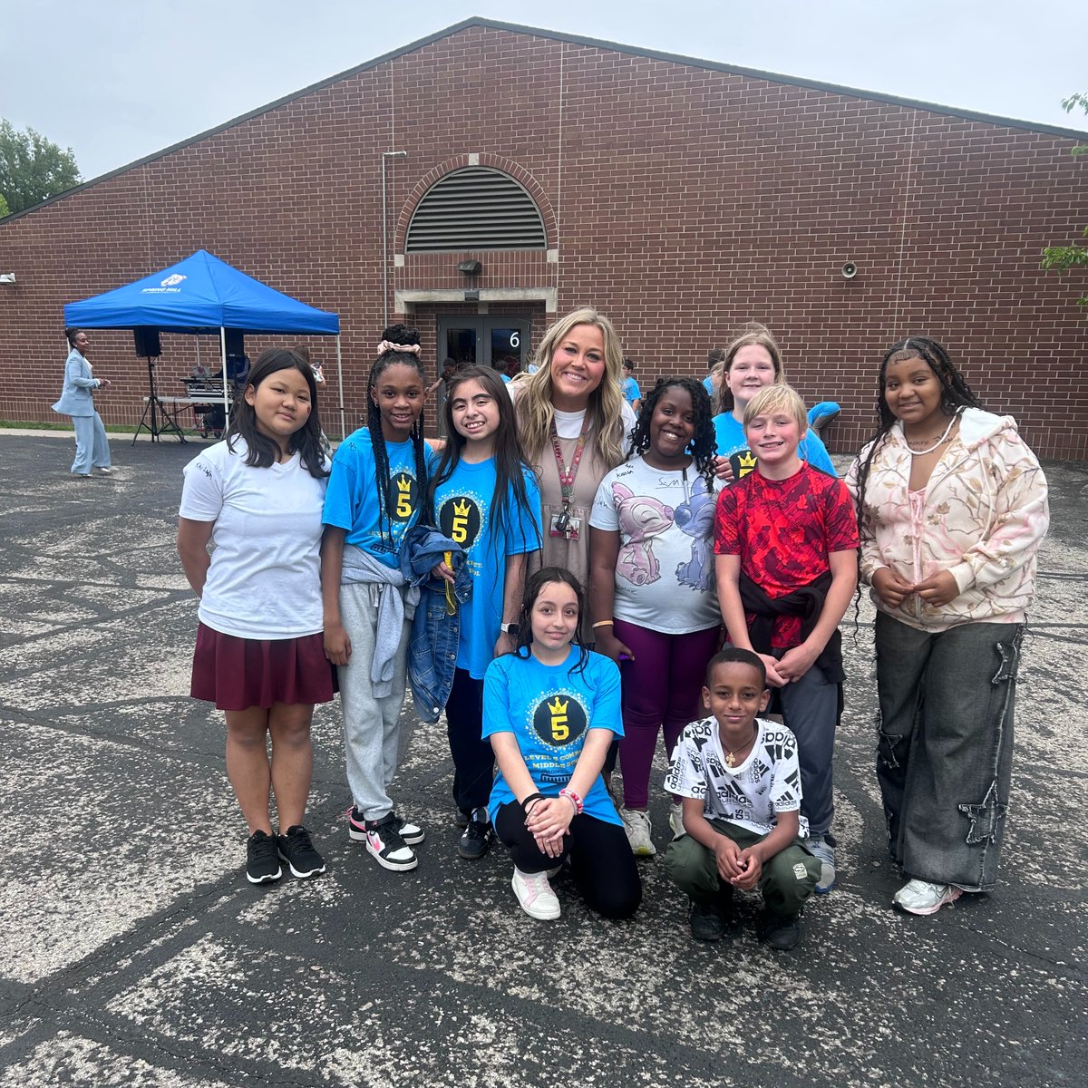 springmillelem's tweet photo. Our 5th Grade Bulldogs wrapped up their time at The Mill with a special sendoff to middle school! 🎓💙 Families joined for breakfast, student recognitions, songs, and heartfelt memories before students enjoyed music, food, and fun together. @springmillpto @msdwt  #wegrowpanthers https://t.co/8wIDEHBkAd