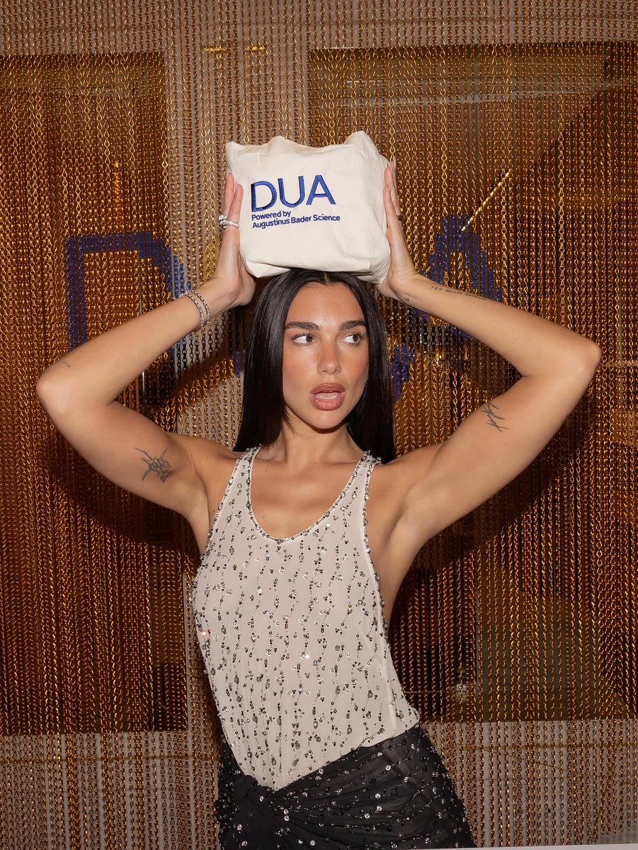 Dua Lipa Hungary (Fan) tweet media