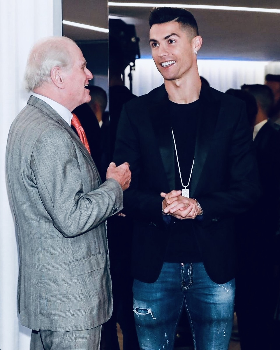 _ChristianSport's tweet photo. Florentino Pérez debería agradecer a Ramón Calderón la mayoría de éxitos que ha tenido estos años con el Real Madrid.

Ha vivido de un fichaje de su directiva, el del mejor futbolista de la historia del Real Madrid, Cristiano Ronaldo, al cuál echó por la puerta de atrás en 2018. https://t.co/z9PuWsQkIx