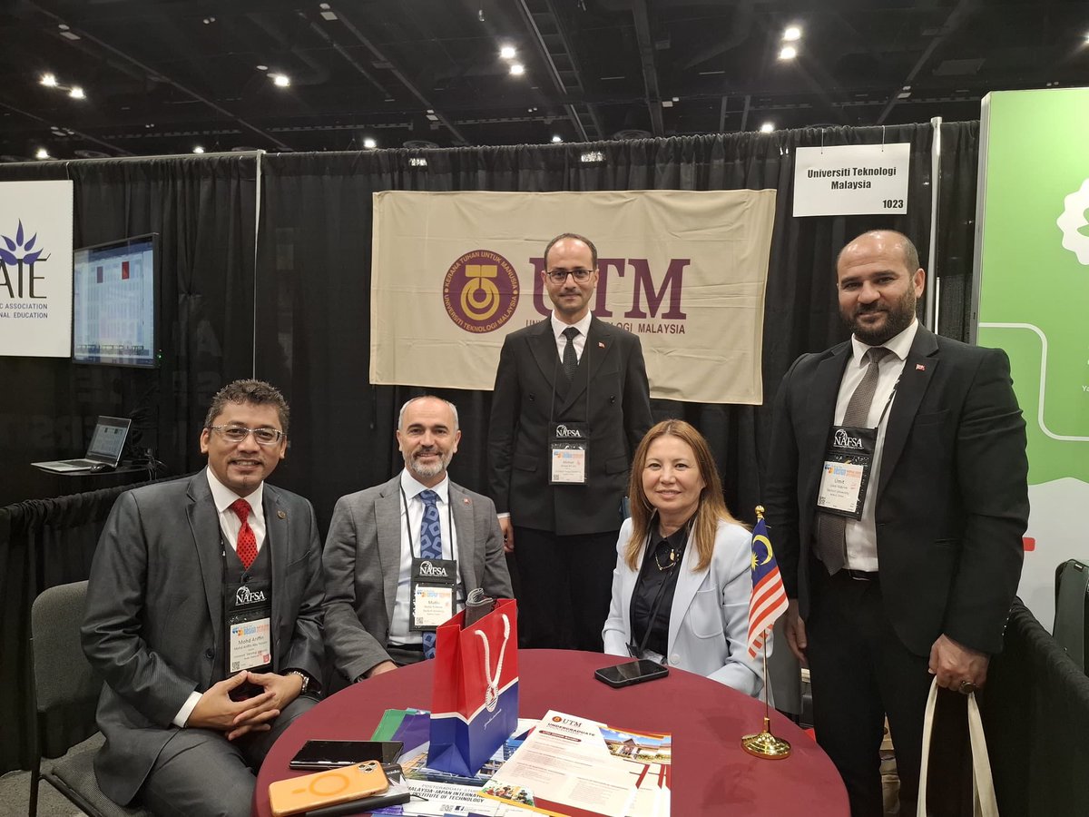 MutluTurkmen's tweet photo. 🌍 Orlando’da düzenlenen Dünyanın En Büyük Yükseköğretim Fuarı NAFSA 2026’ya verimli temaslarla başladık

Uluslararası İlişkiler Ofisi Koordinatörümüz Doç. Dr. Ümit Yıldırım ile birlikte gerçekleştirdiğimiz görüşmelerde; akademik iş birlikleri, öğrenci ve akademisyen hareketliliği ile ortak proje süreçleri üzerine önemli değerlendirmelerde bulunduk.

Bayburt Üniversitesinin uluslararasılaşma vizyonunu güçlendirmeye, küresel ölçekte görünürlüğünü artırmaya ve farklı coğrafyalarla güçlü akademik bağlar kurmaya kararlılıkla devam ediyoruz. 🇹🇷🤝🌎