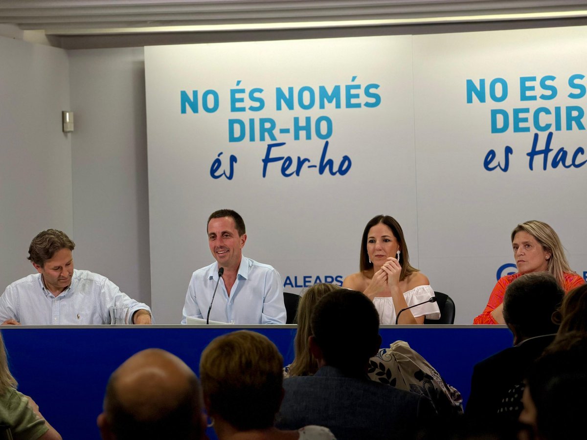 Ll_Galmes's tweet photo. Celebram la Junta Directiva Insular @PPdeMallorca i aprovam el nou organigrama, amb @FerriolJaume com a secretari general  i @AntoniaRoca com a vicepresidenta, per continuar reforçant el nostre projecte polític.

Tenim clar quin és el nostre objectiu: continuar treballant per Mallorca i defensar els interessos dels mallorquins i mallorquines.

Afrontam aquesta nova etapa amb més força que mai. Anam a per més. 
#EnBonesMans
