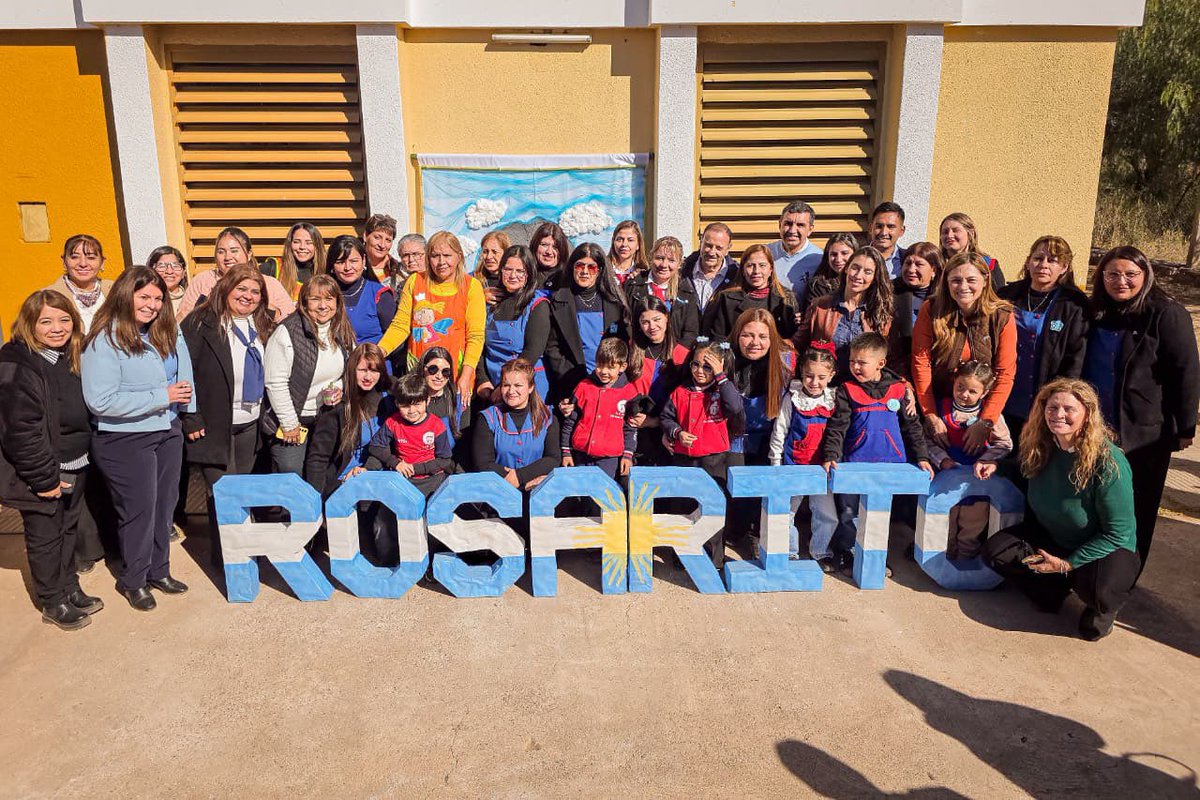 TeresitaMadera's tweet photo. En Atiles, tierra natal de nuestra querida Rosarito Vera Peñaloza, vivimos una jornada profundamente emotiva inaugurando una nueva multisala de Nivel Inicial para nuestras niñas y niños ❤️

Cada espacio que se abre para la educación es una puerta al futuro, una oportunidad para crecer, aprender y soñar. Ver a las infancias dar sus primeros pasos en un lugar pensado con amor, contención y compromiso, nos llena de esperanza.