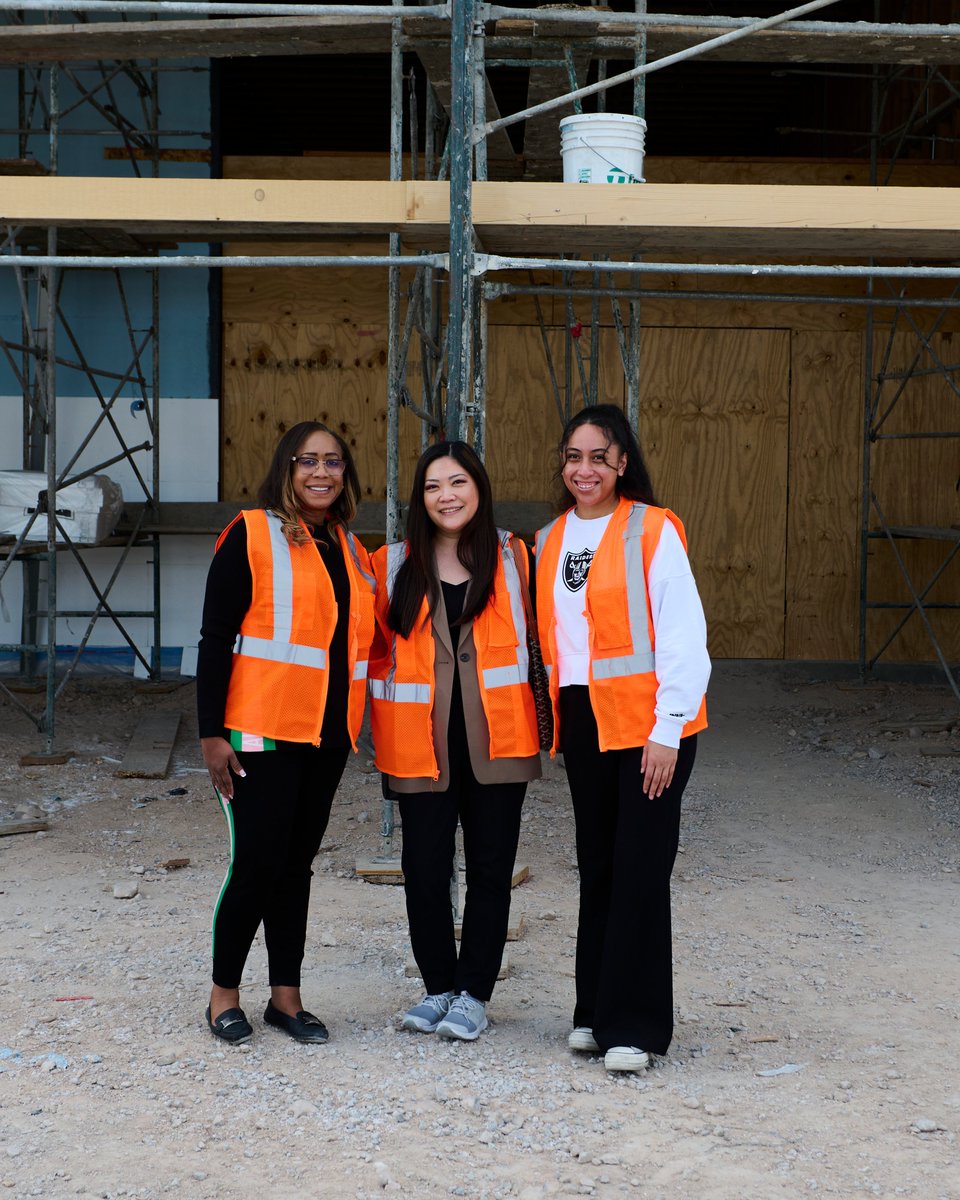 raidersimpact's tweet photo. The team behind the impact.

Today, we highlight Kari Uyehara and Winnie Saulala from the Raiders Foundation, who work together to help support our community and mental health awareness. https://t.co/ypP13OQwyo