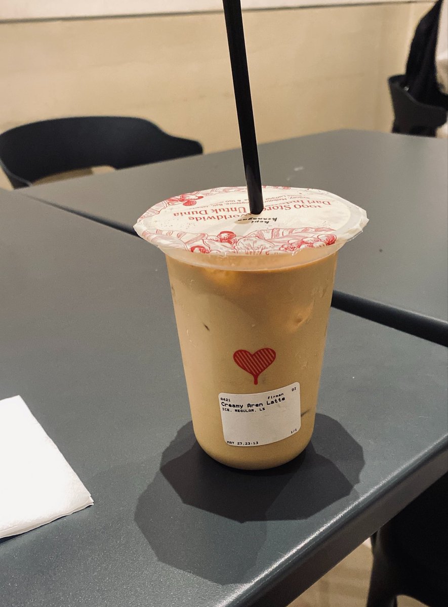 pirmannn_'s tweet photo. segelas kopi disela bertambahnya umur . thanks god 
btw ucapno aku po o https://t.co/bGOuPzmqB5