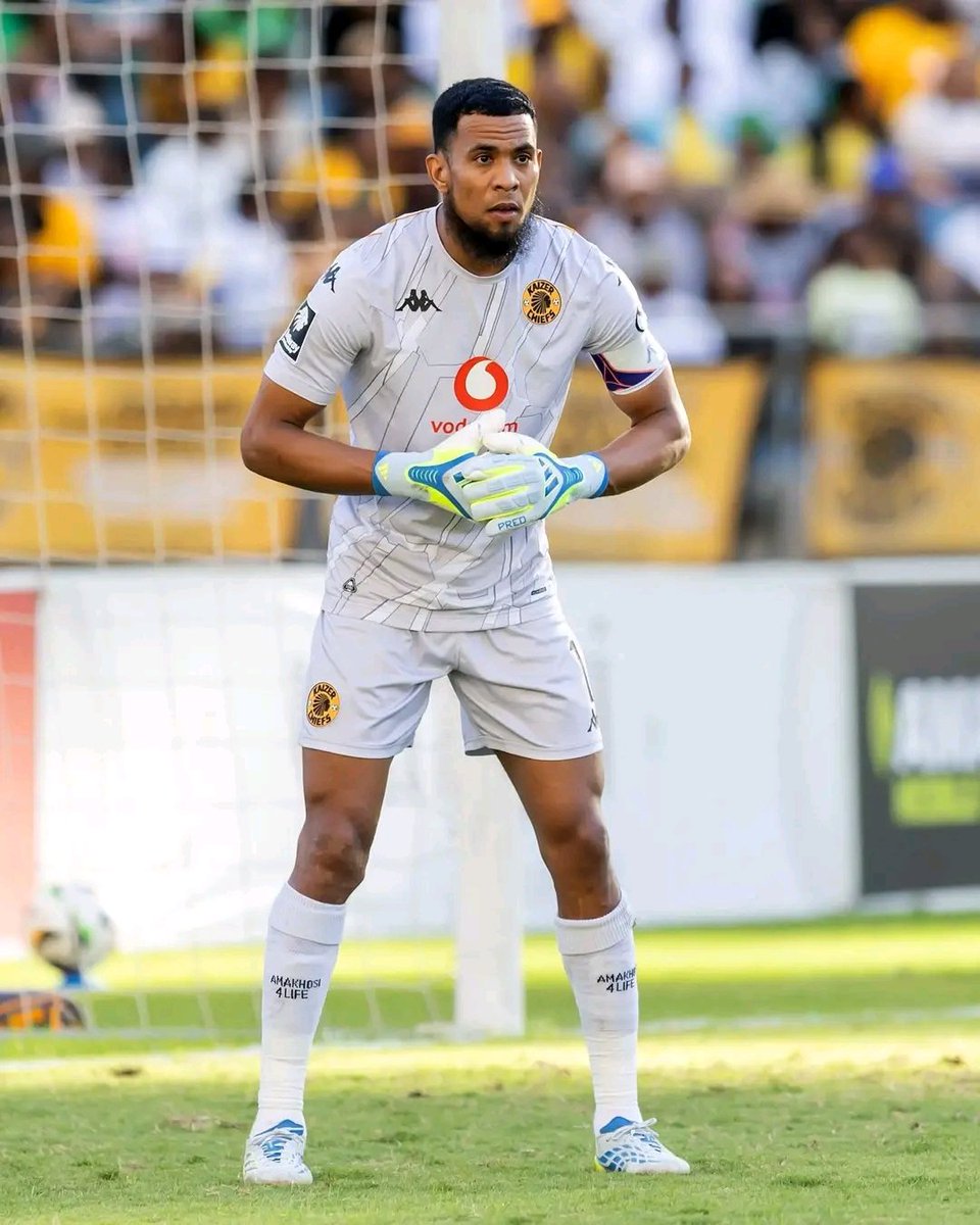 AkanimiltonM's tweet photo. Keep your head up gents , we know the squad was not selected based on merit. We appreciate and love you as Kaizer Chiefs fans ❤️✌️ https://t.co/huqDN7wBL8