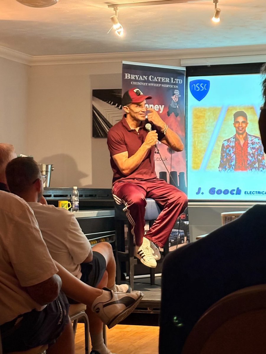 SportingKnights's tweet photo. Ex-England &amp; Premier League keeper @jamosfoundation went down a storm as we put on our 10th show at Northwold. The kind-hearted shot stopper had a packed crowd in hysterics while also providing the type of measured football insight that has made him a popular pundit. His (1/2) https://t.co/0dyXe1pbXK