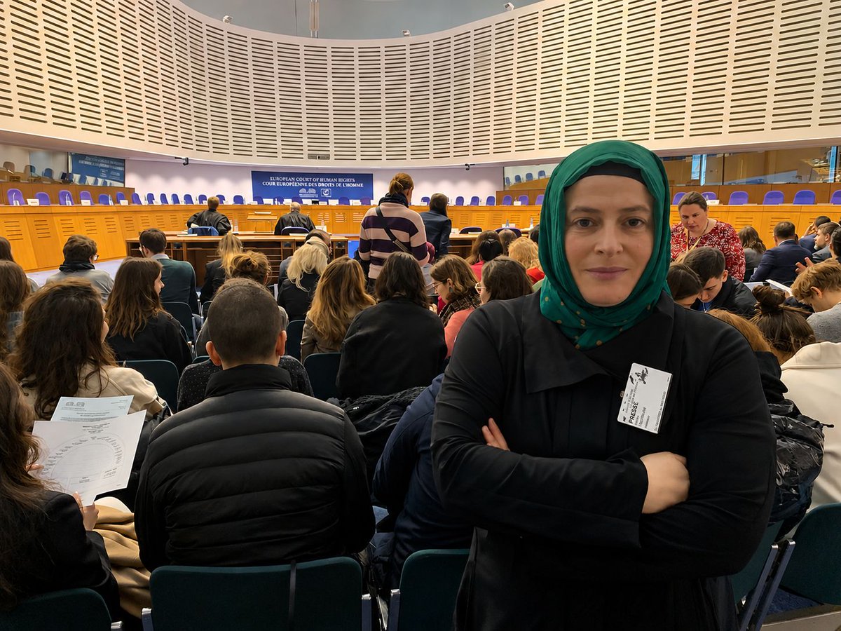 sevincozarslan8's tweet photo. On yıldır, özellikle KHK'lılara yapılan hukuksuzları haberleştiriyorum. Hiç kimseye ama hiç kimseye, ne bu devlete, ne bu millete körüne körüne düşmanlık yapmadım. Çünkü derdimiz sadece adalet. Ama bize yapılan düşmanlığın/kötülüğün haddi hesabı, sınırı yok. Ben Rabbime güveniyorum. Yapılan her kötülüğü O'na havale ediyorum. Ve inanıyorum ki, hakkımı hiçbirinizin yanına bırakmayacak.

Bayramdaİhsana AnnesiniVerin