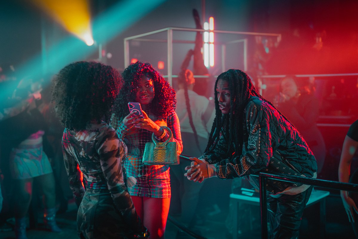 SHOTheChi's tweet photo. Nobody got it easy right now ☝🏾 Stream a new episode of #TheChi now on #ParamountPlus Premium Plan https://t.co/g1j7hjKFpg