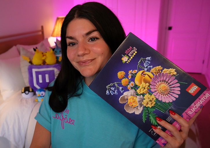 SSophology's tweet photo. Live now for some afternoon fun! Join me as we build floral lego sets!! 🥰🌸 Think we can get through more than one?!
Lurkers & work lurkers always welcome! ✨
https://t.co/Z6De5YaSNl
#Lego #LegoBuilding #LegoBotanicals #LiveNow #TwitchStreamer https://t.co/Zbz2uVFB0H