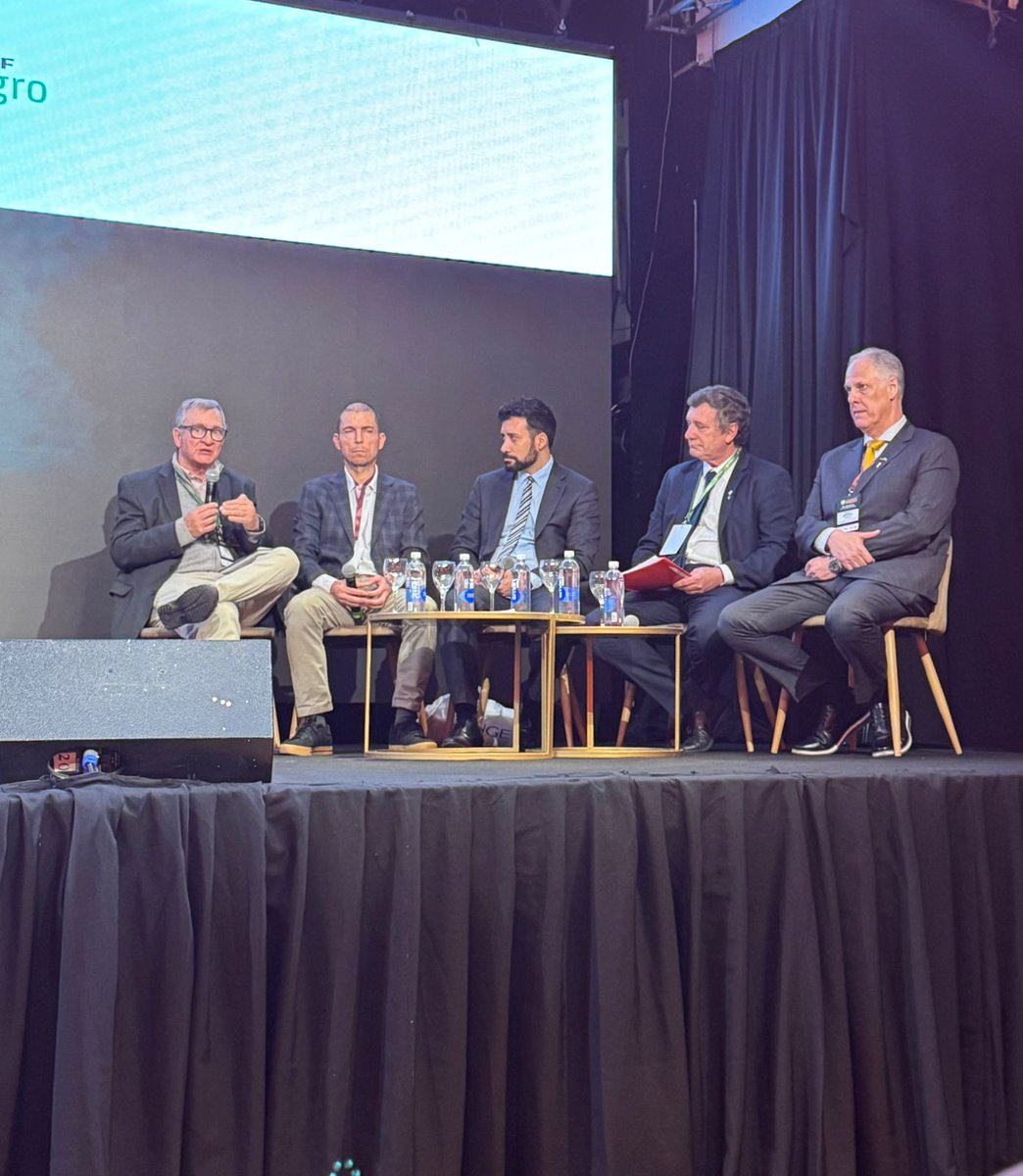 abramilho's tweet photo. O presidente da Abramilho, Paulo Bertolini, participou nesta quarta-feira (27) do Congresso MAIZAR 2026, realizado no Parque Norte, em Buenos Aires, principal encontro da cadeia do milho e sorgo na Argentina. https://t.co/iqAfPPzk39