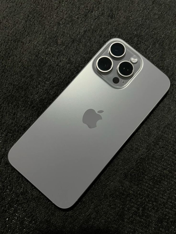 S0N_IA's tweet photo. TU IPHONE SABE MÁS DE TI DE LO QUE CREES.

Y lo comparte sin pedirte permiso.

8 ajustes que deberías activar hoy mismo para recuperar el control.

🔖 Guárdalo, lo agradecerás. https://t.co/Pip6aHgsYz