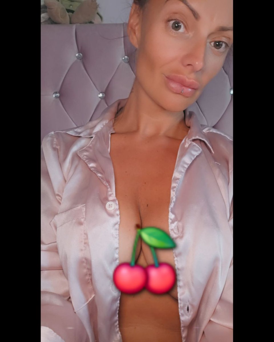 Pinkbarbie4040's tweet photo. All new subscribers get a free 🍆 rating 💋
https://t.co/r0yjntATCa

#freerating #onlyfans https://t.co/mxx6vKy5MJ