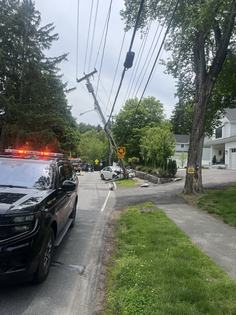 WellesleyPolice's tweet photo. ⚠️TRAFFIC ADVISORY⛔️

Limited access to Seaver St. due to a single-car crash vs a utility pole this afternoon. The vehicle’s occupant was transported to an area hospital with moderate injuries. 

Local traffic only on Seaver St - access via Forest St. @MLPWellesley is on scene https://t.co/CmxCF1OfYJ